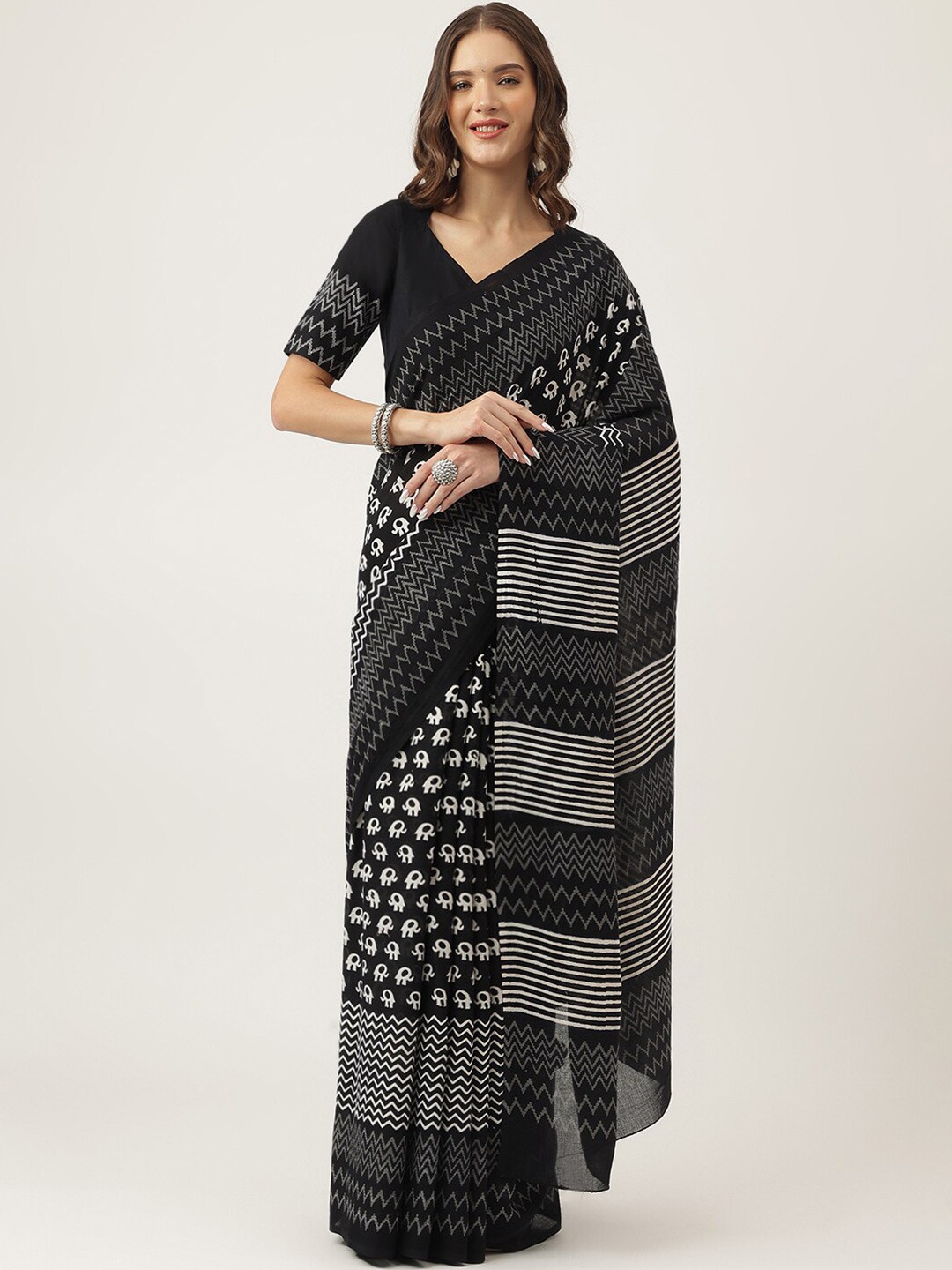 

KALINI Geometric Printed Pure Cotton Bagru Saree, Black
