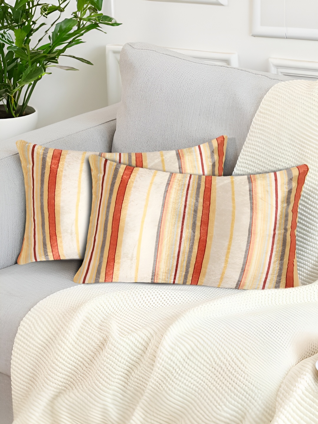

Tesmare Cream & Red 2 Pieces Striped Velvet Rectangle Cushion Covers