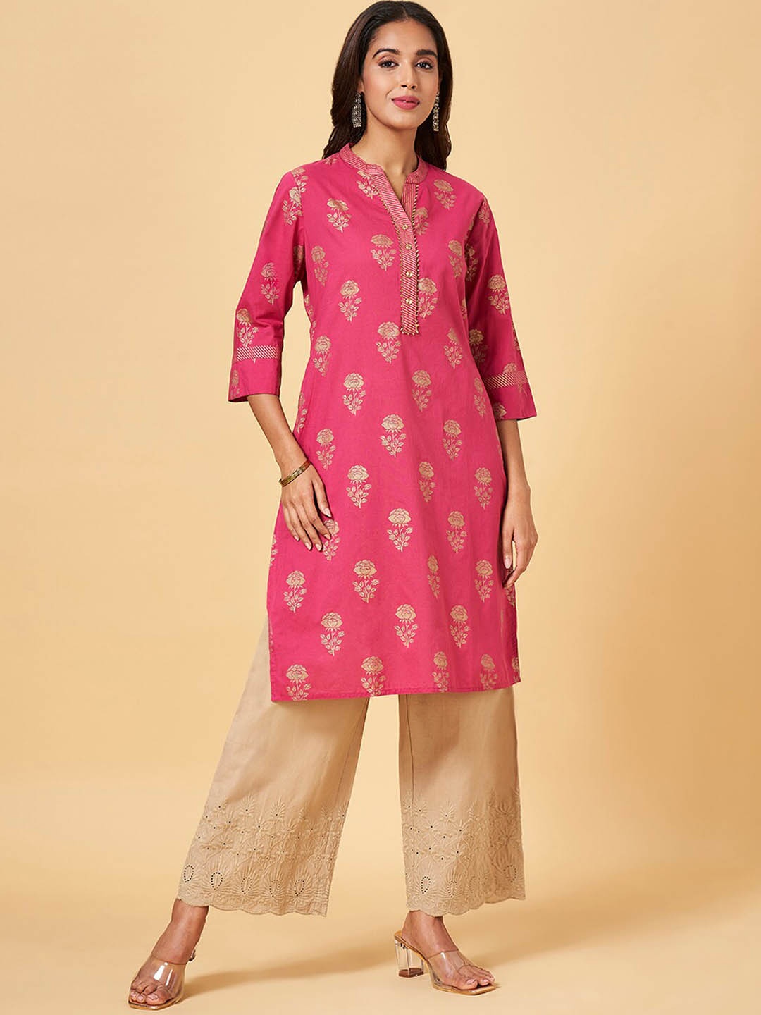 

RANGMANCH BY PANTALOONS Floral Foil Printed Gotta Patti Cotton Straight Kurta, Pink