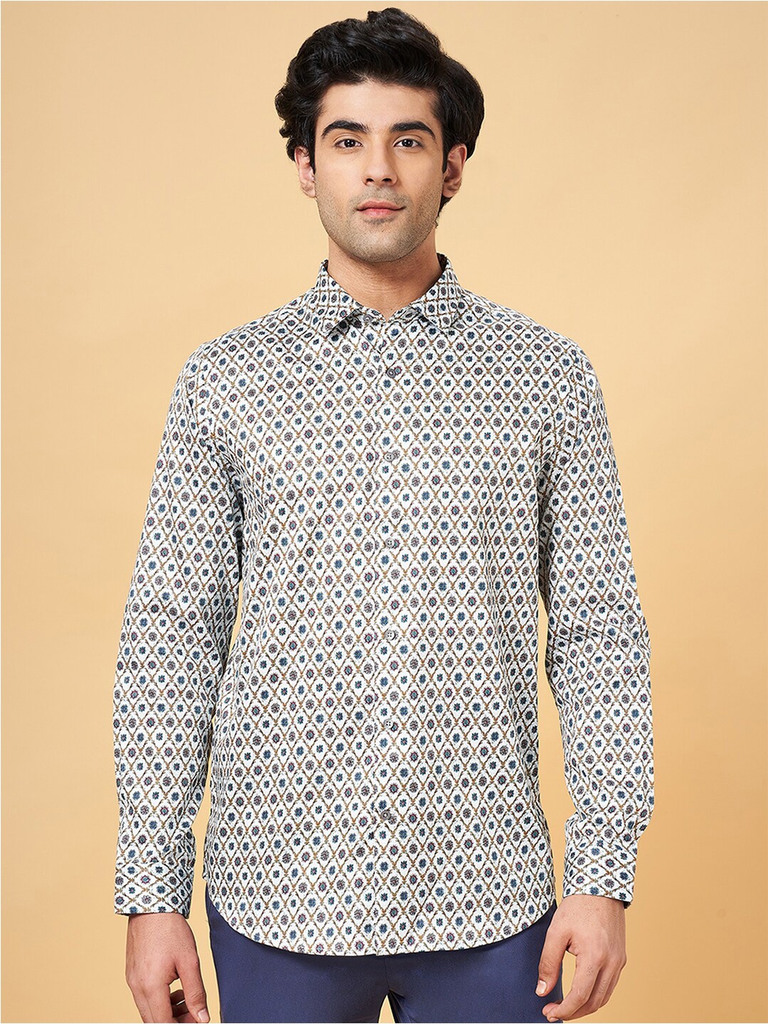 

Peregrine by Pantaloons Slim Fit Floral Printed Cotton Casual Shirt, White