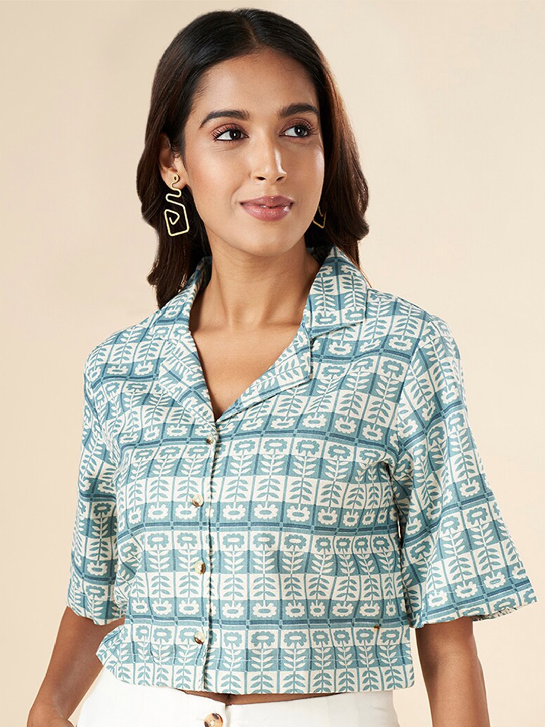 

AKKRITI BY PANTALOONS Floral Print Shirt Collar Flared Sleeves Cotton Shirt Style Crop Top, Teal