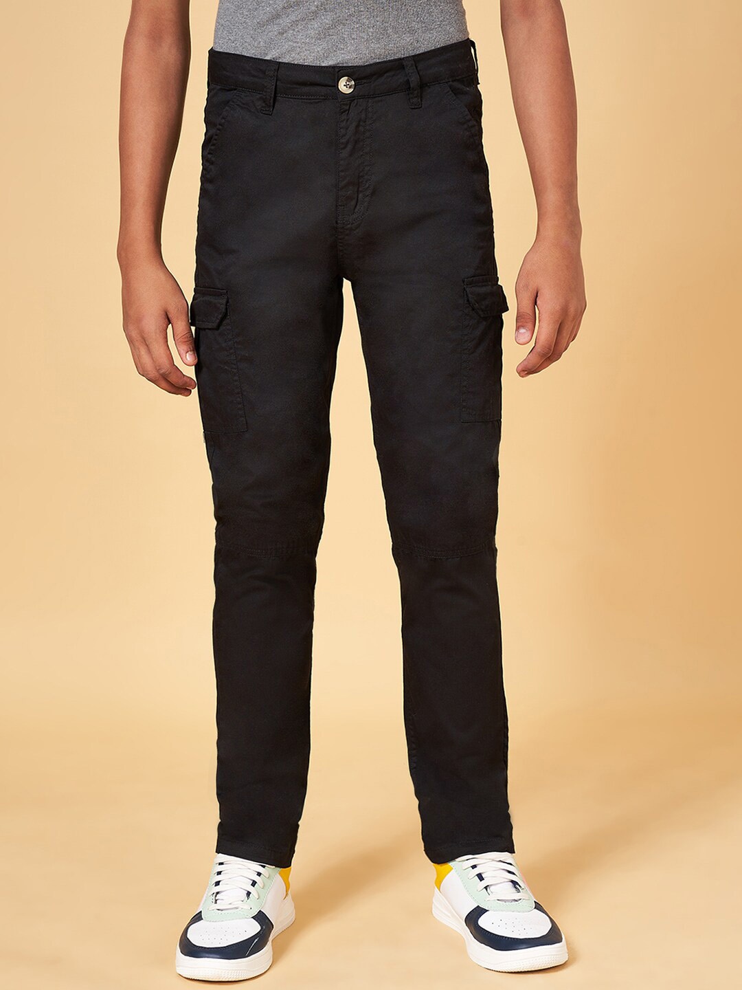 

Coolsters by Pantaloons Boys Cotton Plain Flat-Front Cargos, Black