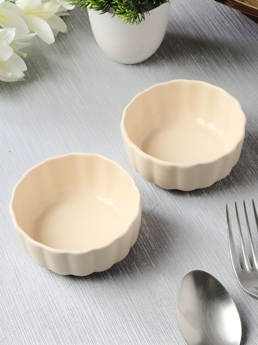 

Shilpkara Beige 2 Pieces Handcrafted and Hand Painted Ceramic Bowls