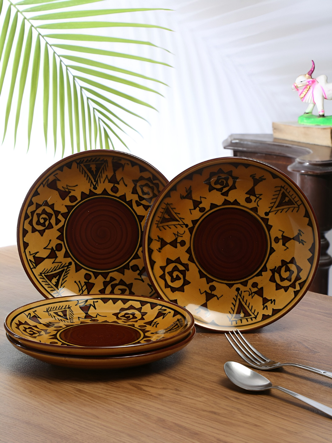 

Shilpkara Brown & 4 Pieces Handcrafted and Hand Painted Printed Ceramic Glossy Plates