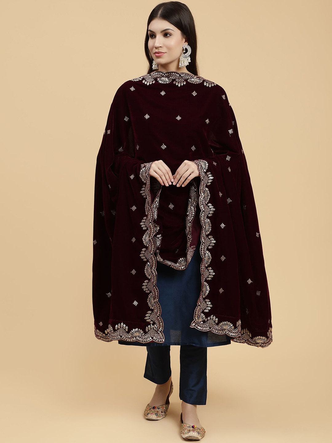 

Moda Chales Ethnic Motif Embroidered Sequinned Pure Velvet Shawl, Purple