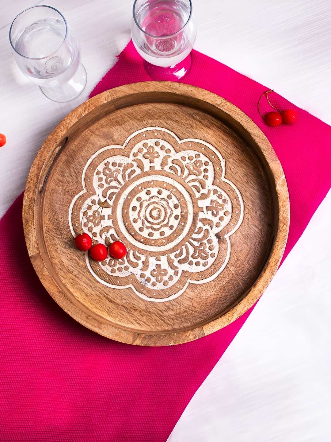 

ARIJA Brown & White Mandala Floral Wood Round Shape Serving Tray