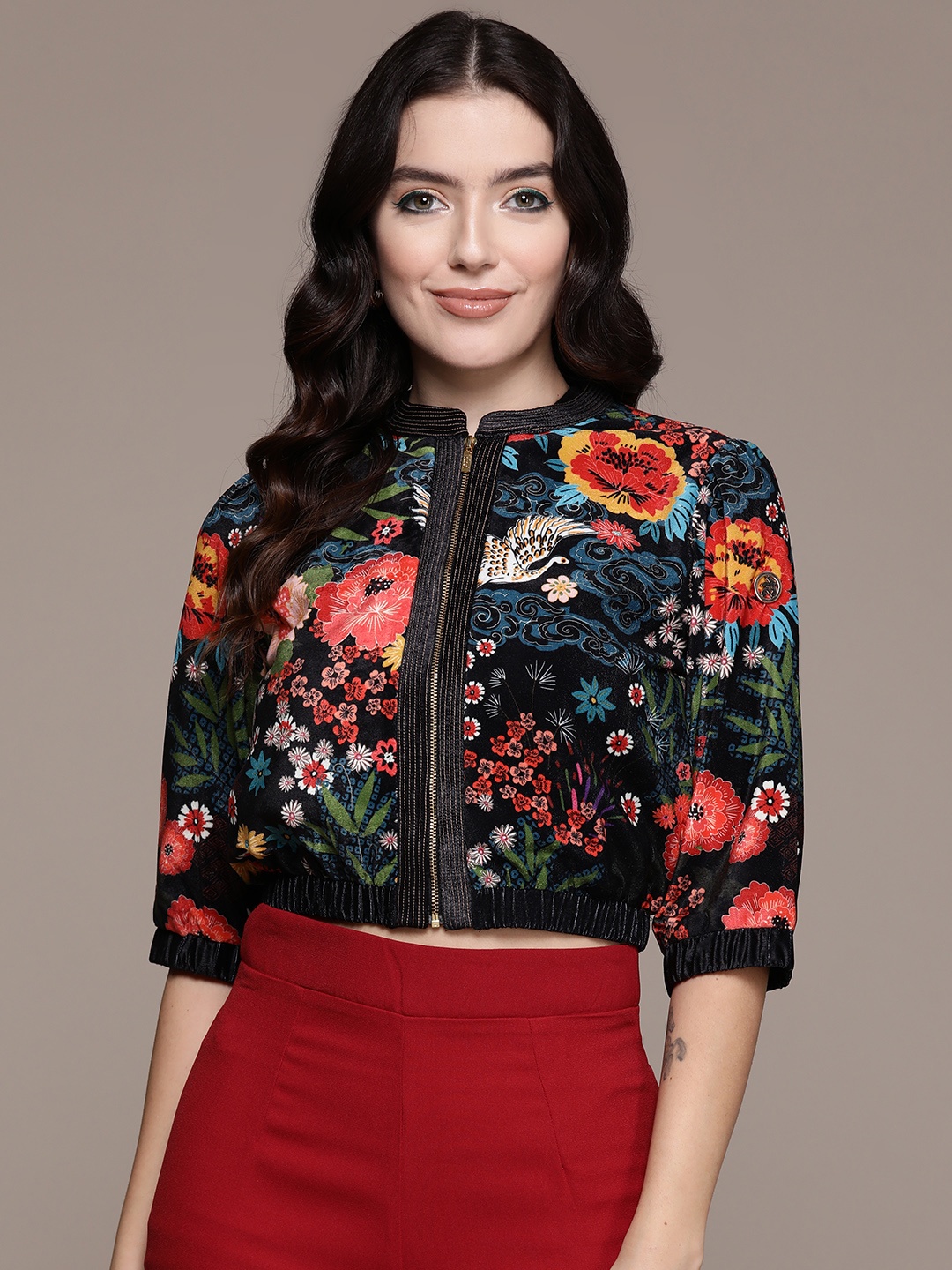 

Label Ritu Kumar Women Floral Printed Crop Tailored Jacket, Black