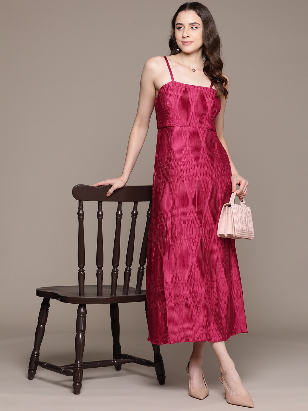 

Label Ritu Kumar Satin-Finish A-Line Midi Dress, Red