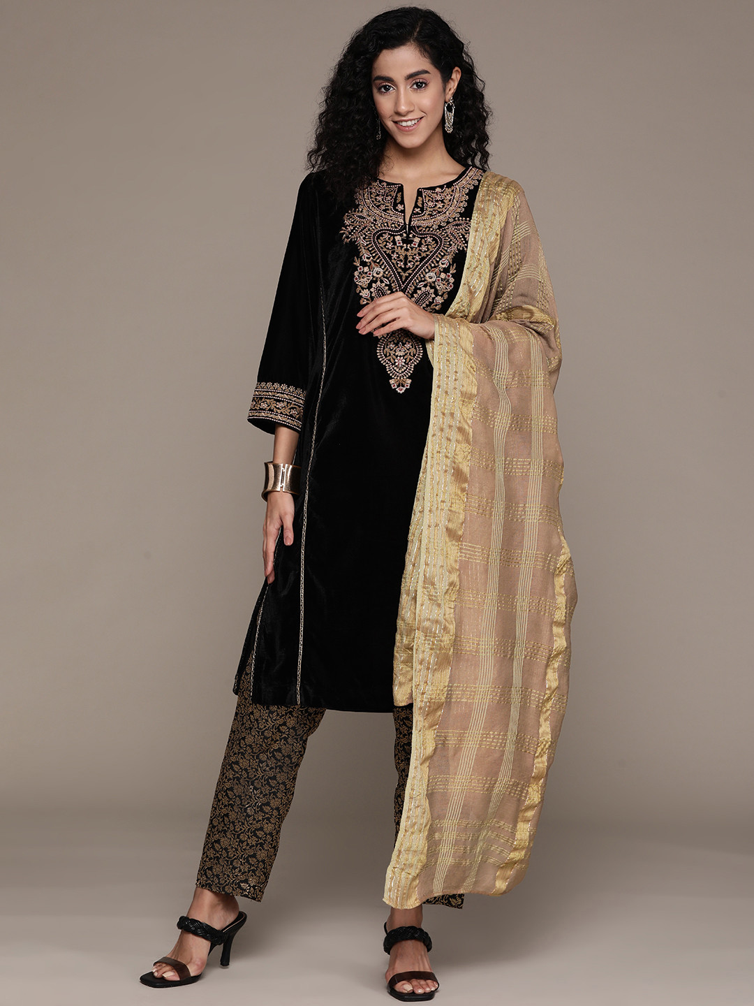 

aarke Ritu Kumar Women Floral Yoke Design Regular Kurta with Trousers & With Dupatta, Black