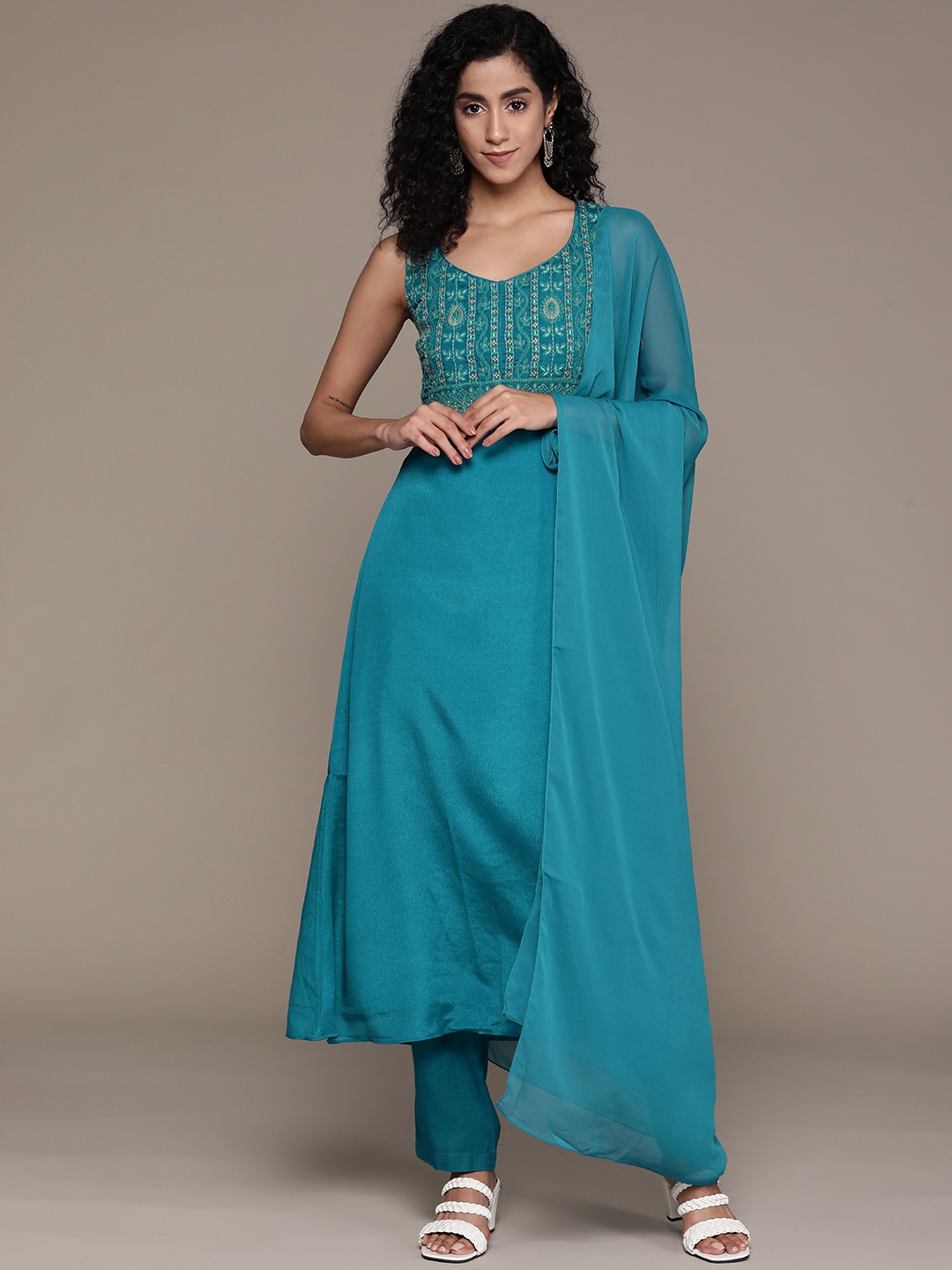 

aarke Ritu Kumar Women Floral Yoke Design Regular Kurta with Trousers & With Dupatta, Turquoise blue