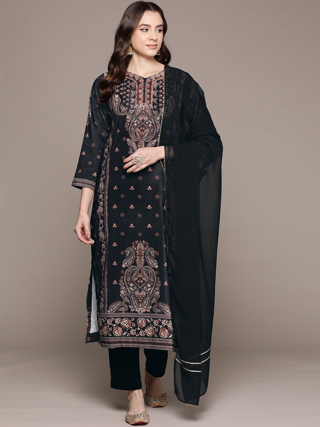 

aarke Ritu Kumar Women Ethnic Motifs Printed Regular Kurta with Trousers & Dupatta, Black