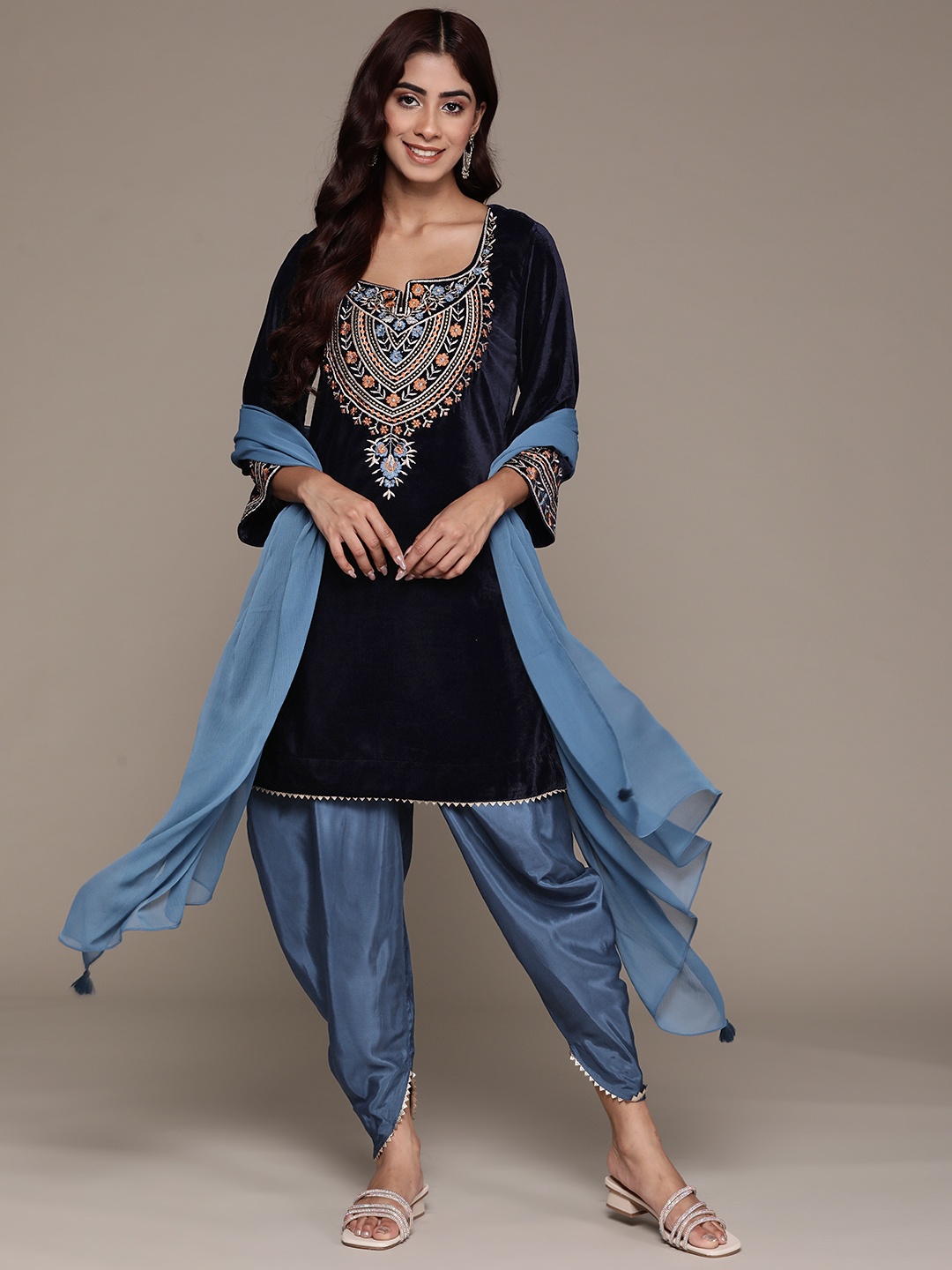 

aarke Ritu Kumar Floral Embroidered Zari Kurta with Dhoti Pants & Dupatta, Navy blue