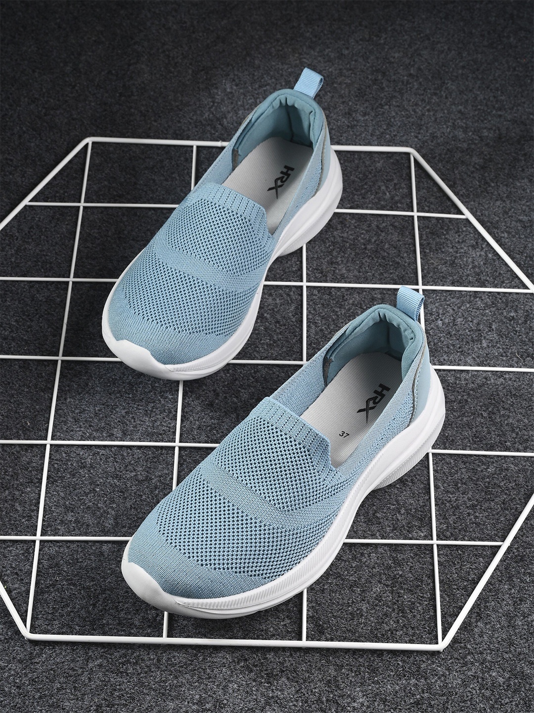 

HRX by Hrithik Roshan Women Blue & White Flyknit Textile Walking Shoes