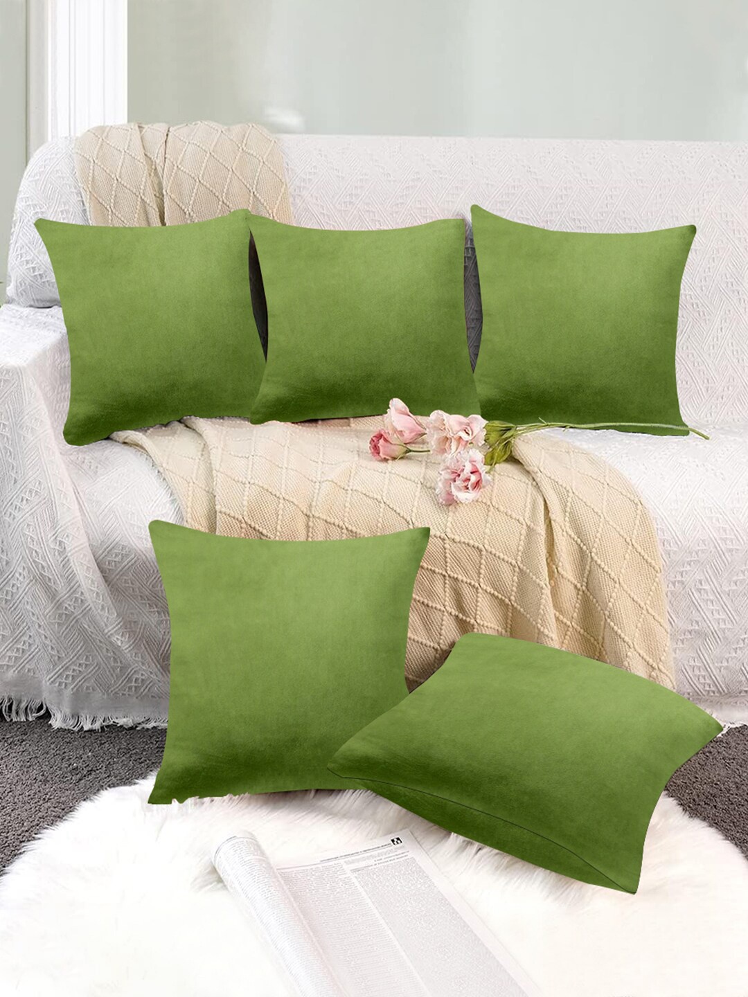 

Cloth Fusion Light Green 5 Pieces Velvet Square Cushion Covers