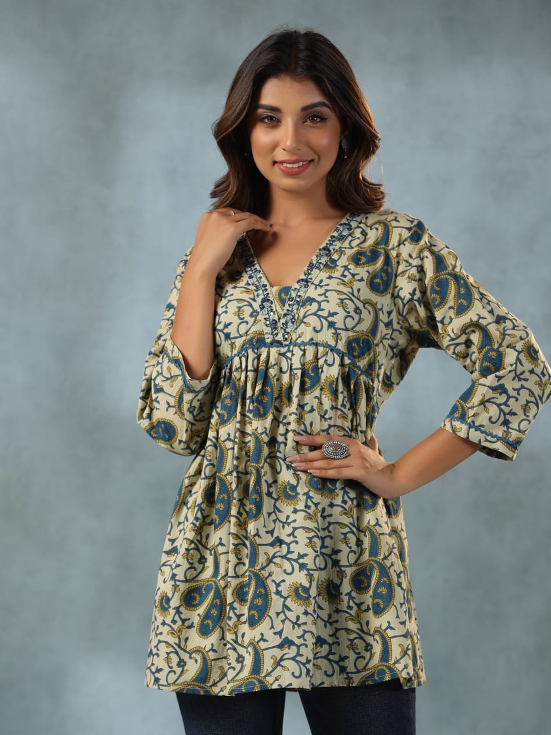 

Advya Ethnic Printed Embroidered V-Neck Cotton Tunic, Green