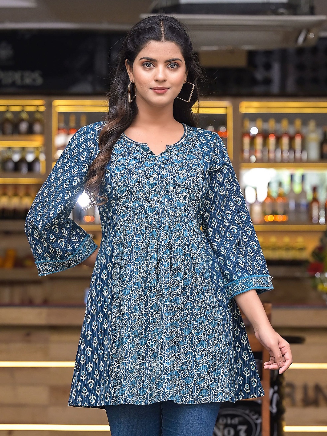 

Advya Floral Printed Cotton Tunic, Blue