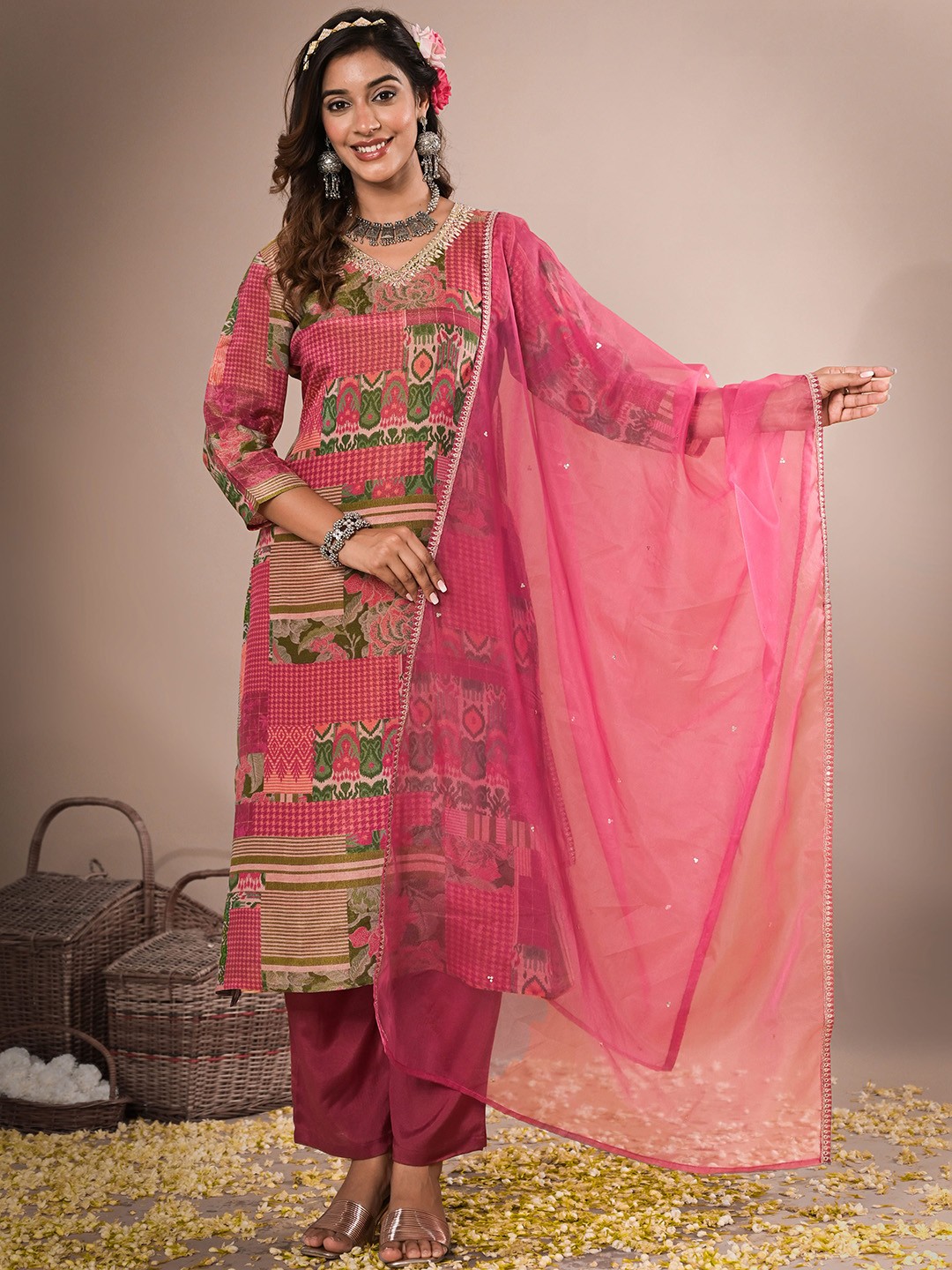

Advya Ethnic Motifs Printed V-Neck Zari Kurta with Trousers & Dupatta, Pink