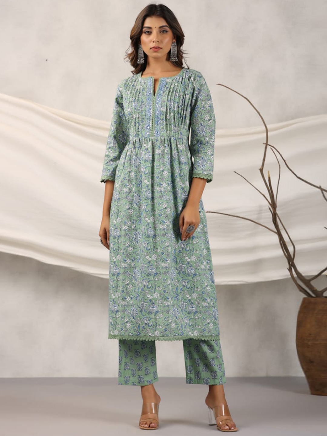 

Advya Floral Printed Pleated Cotton Straight Kurta, Green