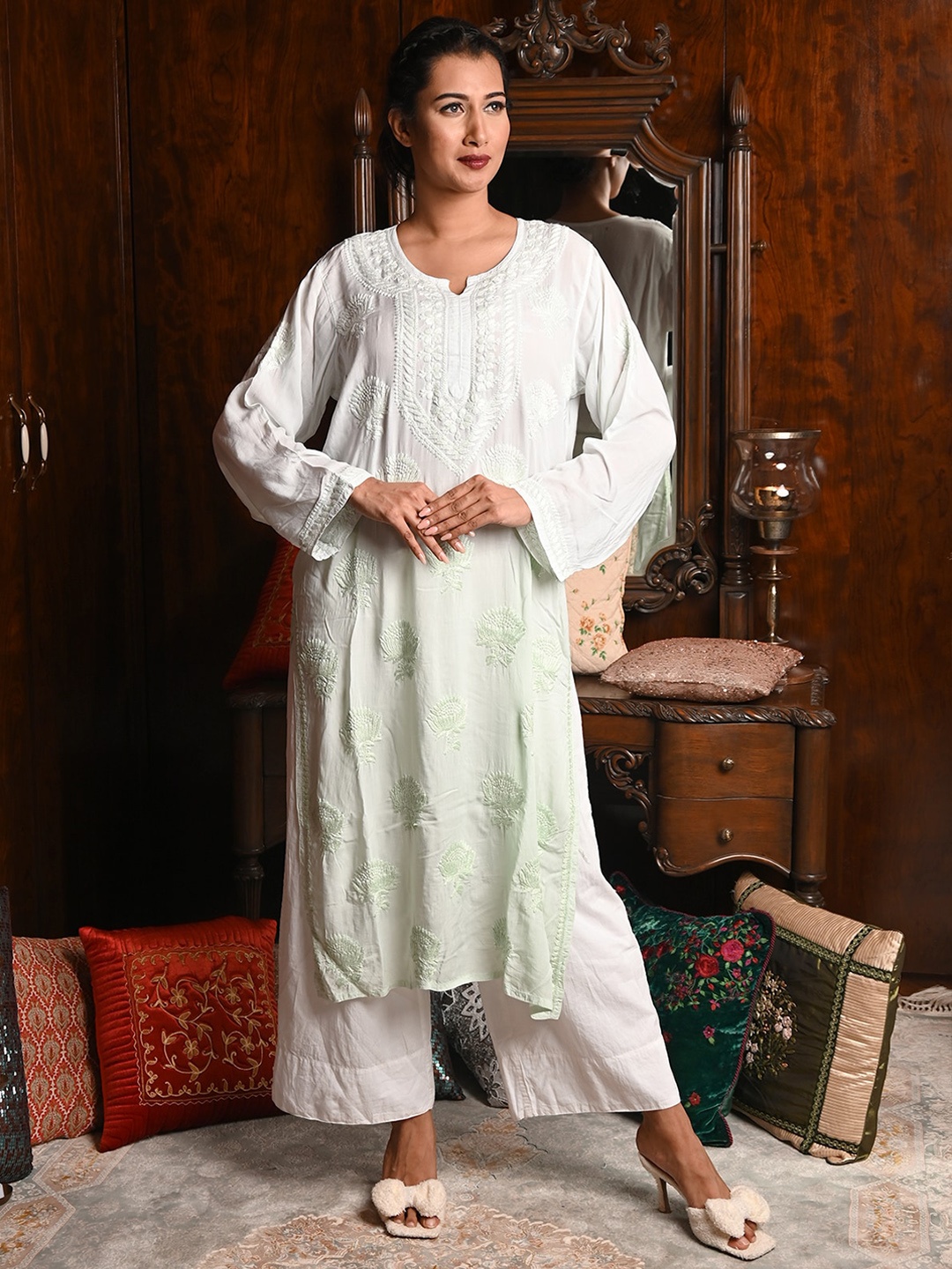 

ODETTE Chikankari Embroidered Straight Kurta, Green