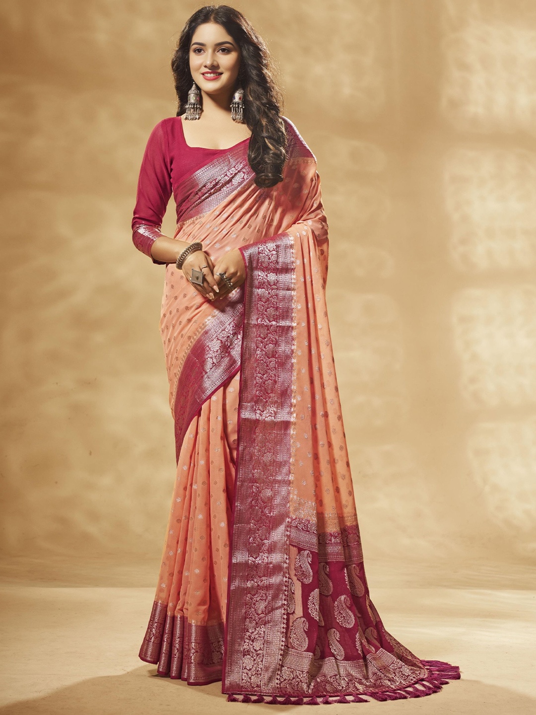 

DIVASTRI Floral Woven Design Pure Georgette Banarasi Saree, Peach