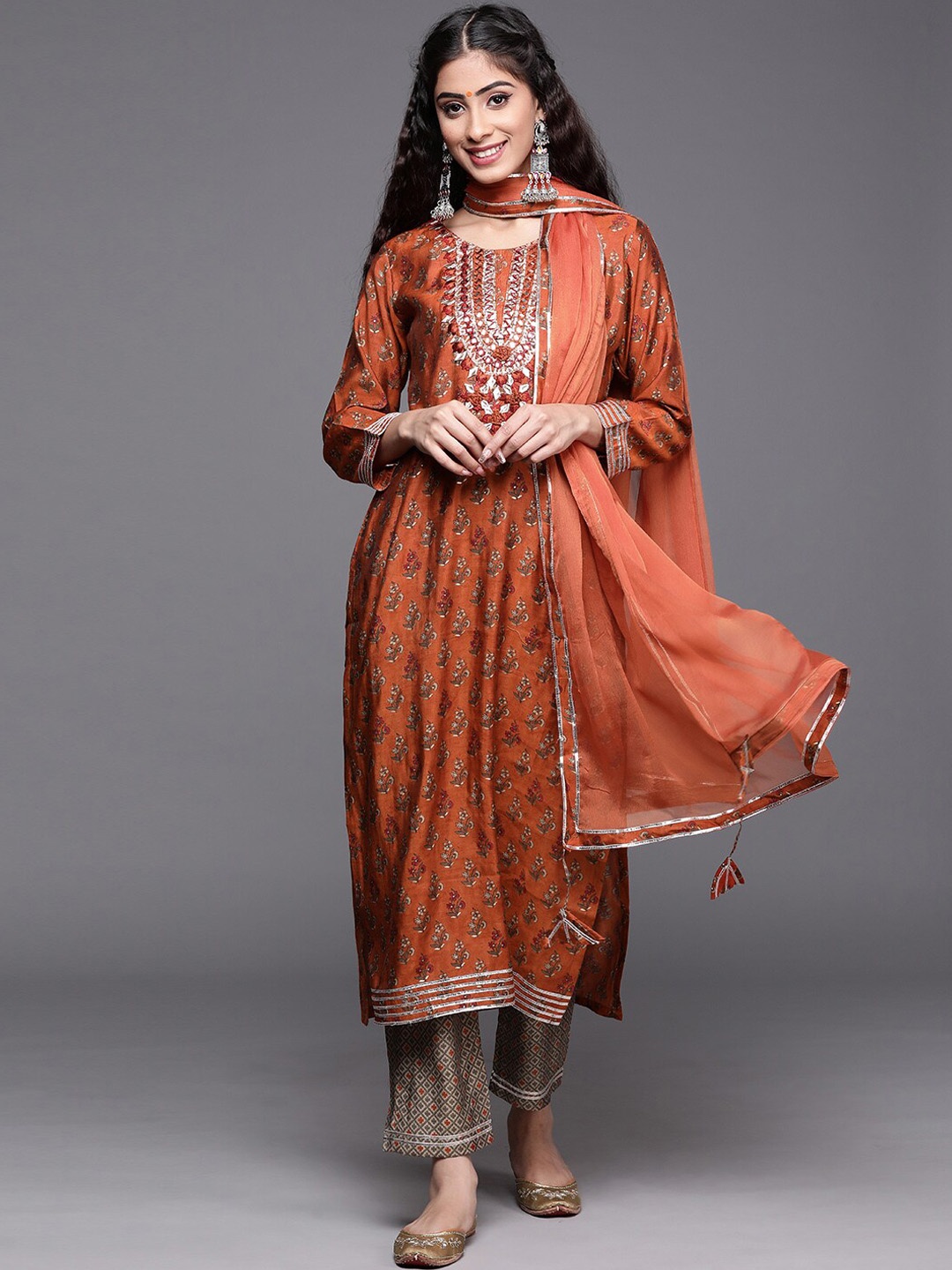 

KSUT Ethnic Motifs Embroidered Empire Gotta Patti Kurta With Trousers & Dupatta, Orange