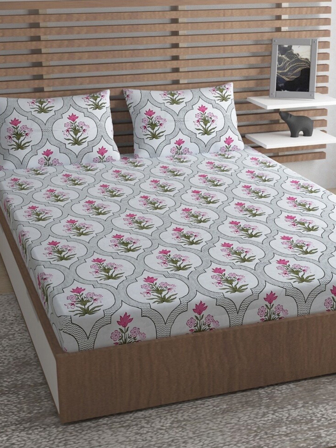 

Urban Magic White & Pink Floral Microfiber Queen Bedsheet with 2 Pillow Covers