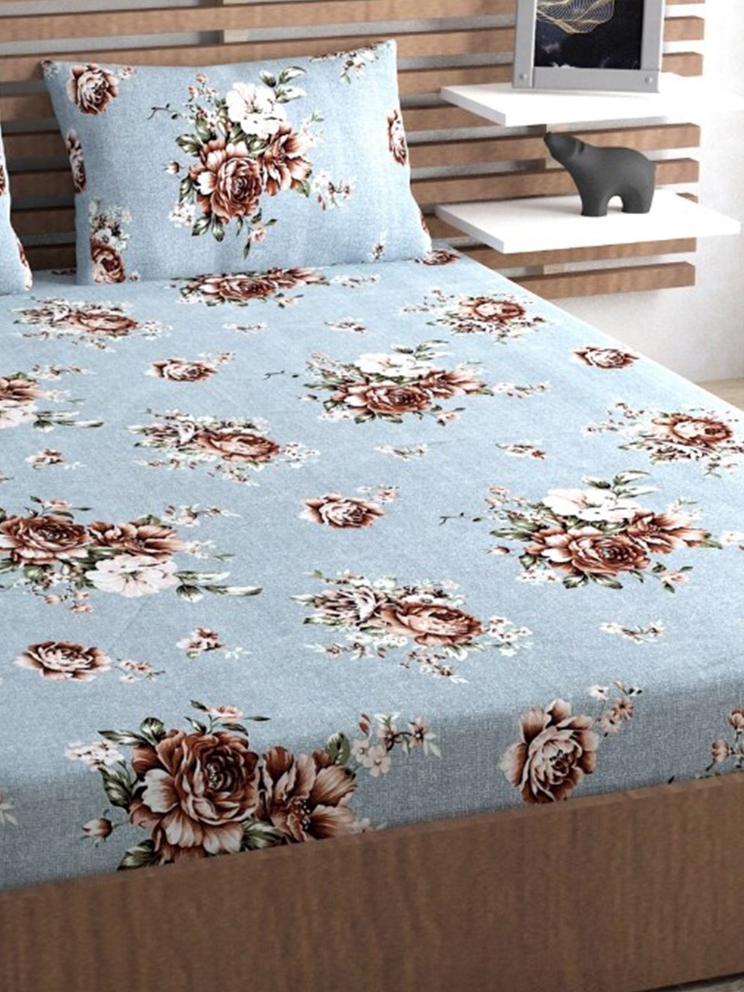 

Urban Magic Blue & White Floral Microfiber Queen Bedsheet with 2 Pillow Covers