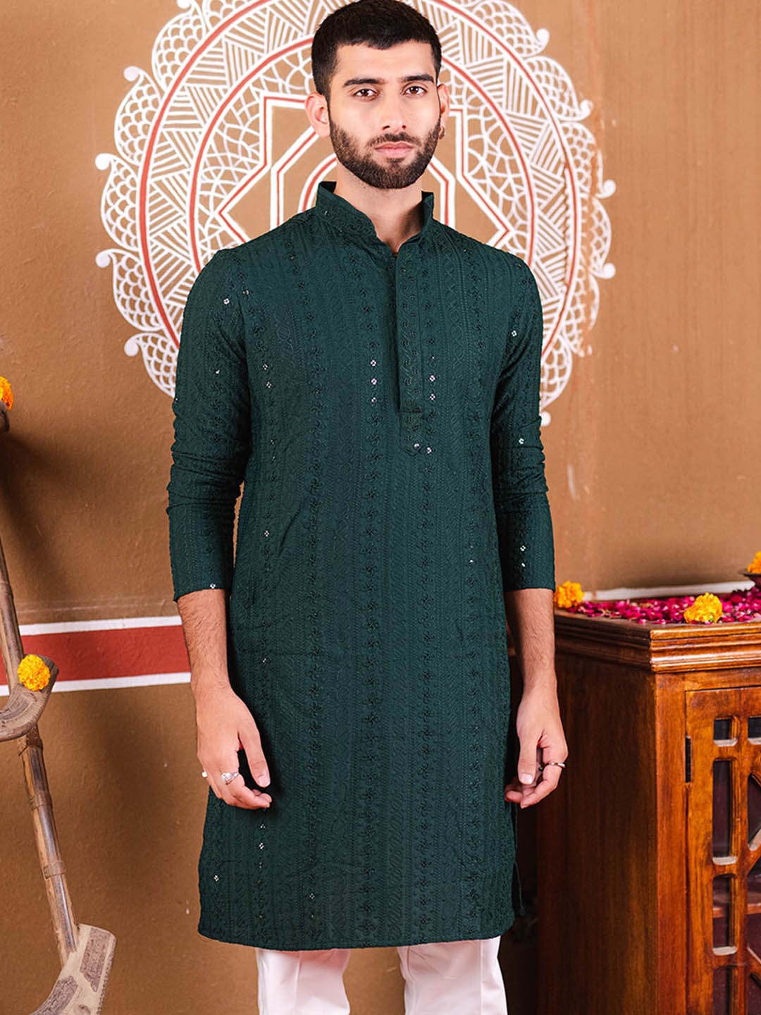 

Tistabene Chikankari Sequinned Mandarin Collar Straight Kurta, Green