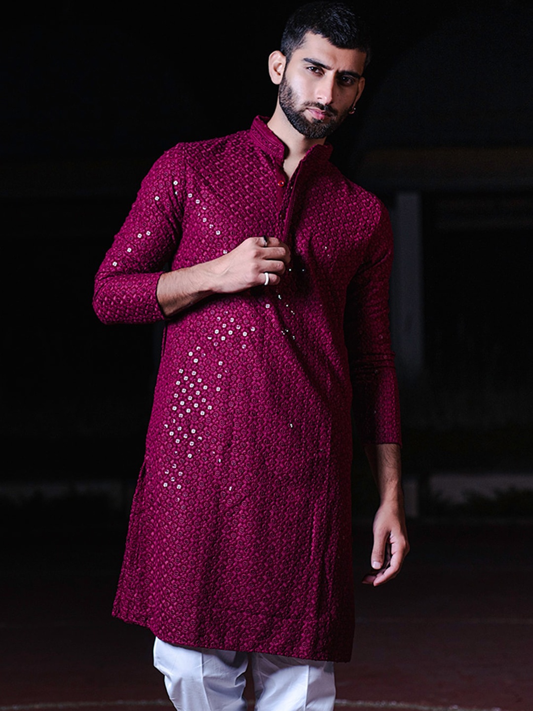 

Tistabene Embroidered Sequinned Mandarin Collar Jacquard Straight Kurta, Maroon