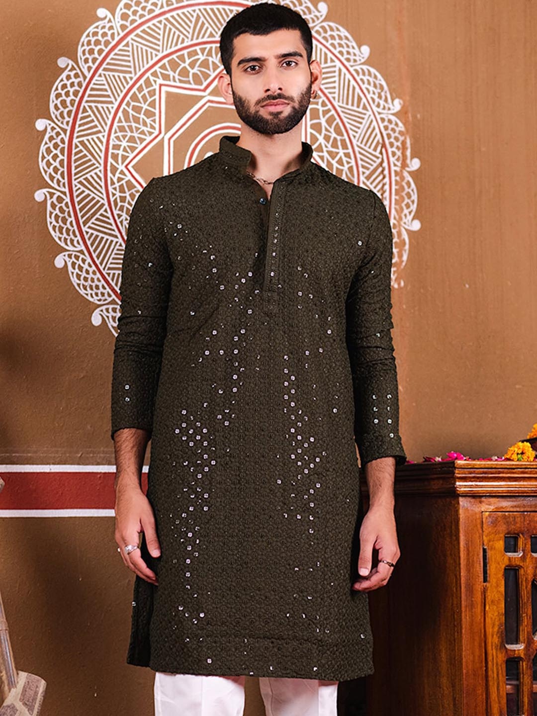 

Tistabene Ethnic Motifs Embroidered Sequined Straight Kurta, Green