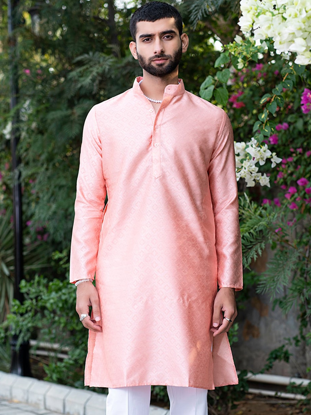 

Tistabene Geometric Woven Design Mandarin Collar Jacquard Kurta, Pink