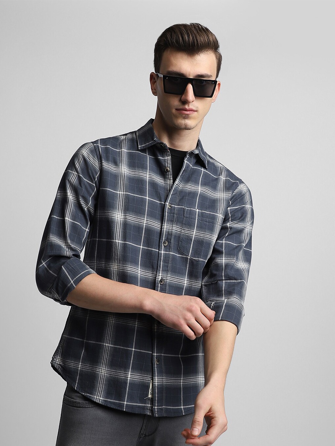 

Dennis Lingo Classic Slim Fit Checked Spread Collar Pure Cotton Casual Shirt, Grey