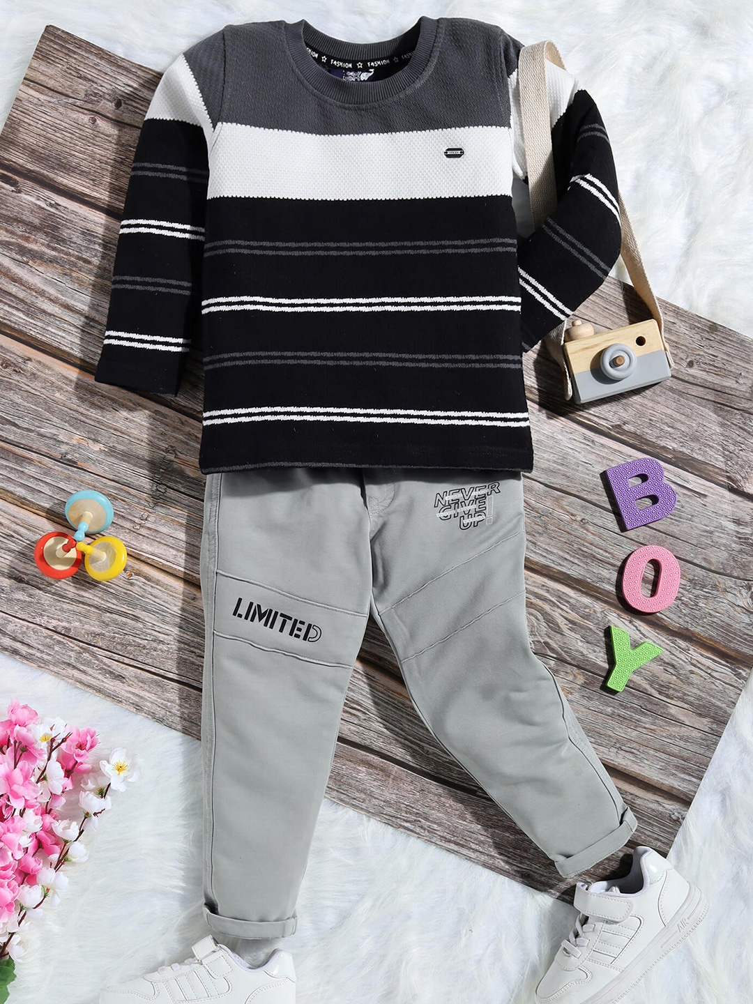 

Toonyport Boys Striped Long Sleeves T-shirt with Denim Trousers, Black
