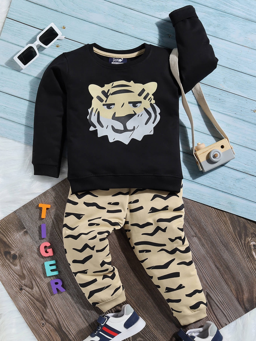 

Toonyport Boys Graphic Printed Pure Cotton Sweatshirt With Joggers, Black