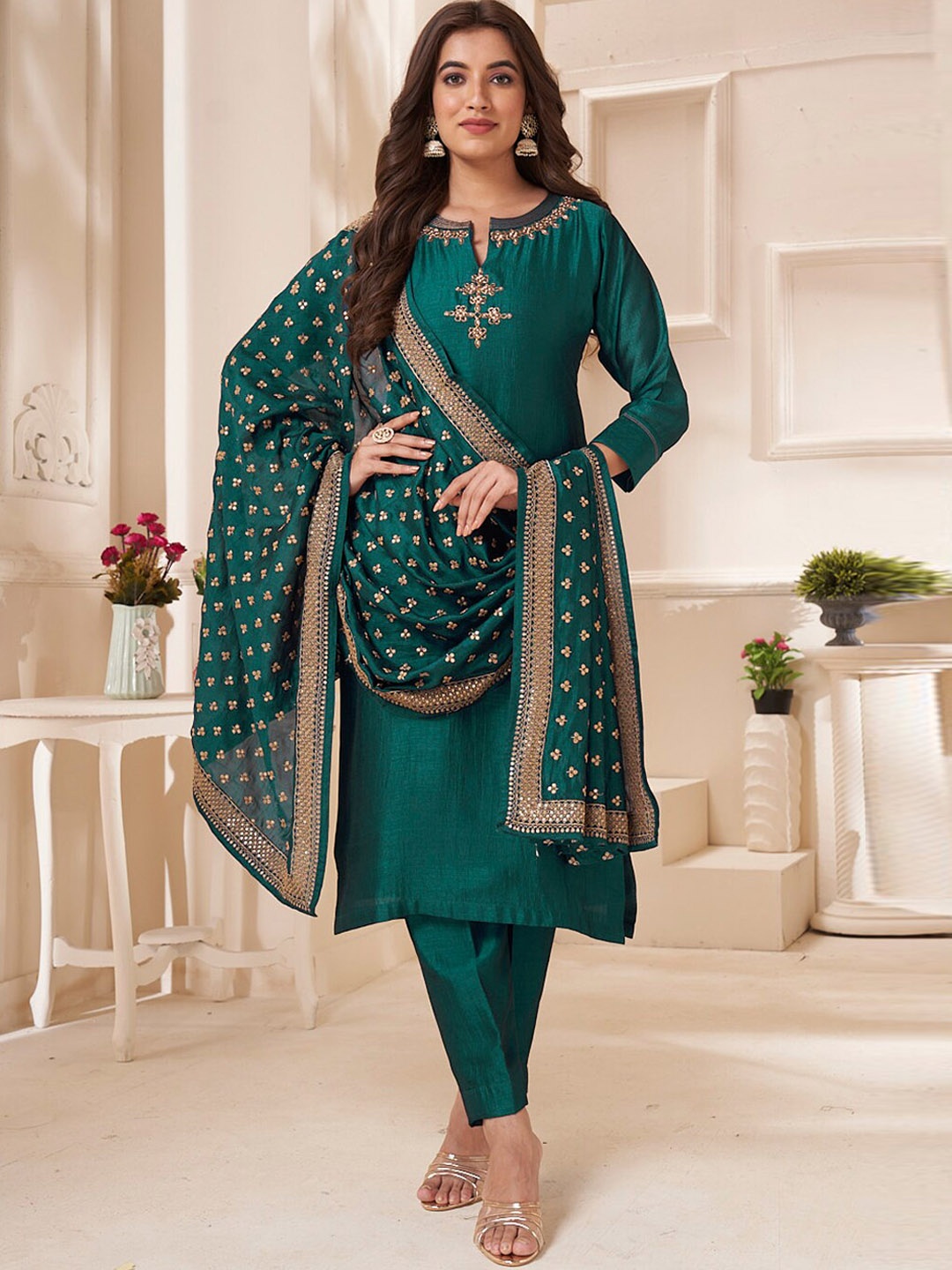 

Kalyan Silks Embroidered Regular Kurta with Pyjamas & With Dupatta, Green