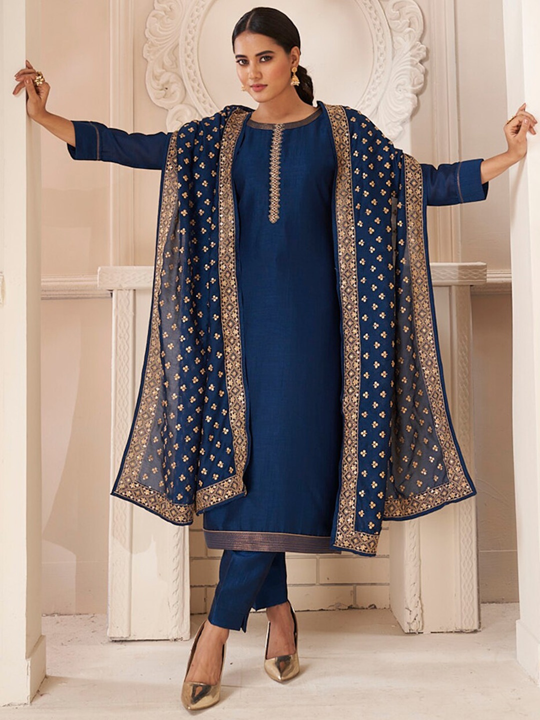 

Kalyan Silks Kurta & Trouser With Dupatta, Navy blue