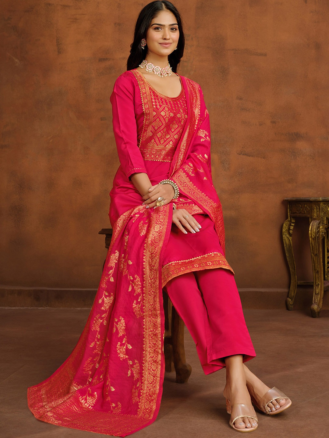 

Sangria Yoke Design Gotta Patti Straight Kurta & Trousers With Dupatta, Magenta