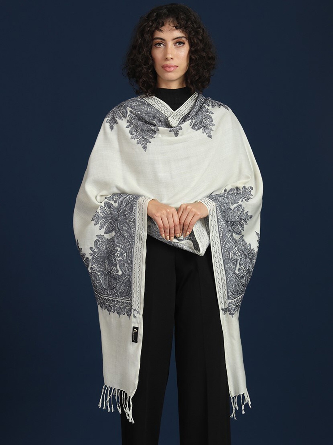 

Zamour Ethnic Motifs Embroidered Woollen Shawl, White