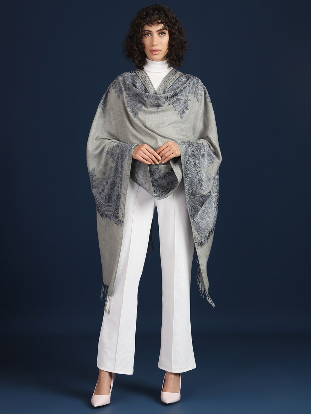 

Zamour Ethnic Motifs Embroidered Woollen Shawl, Grey