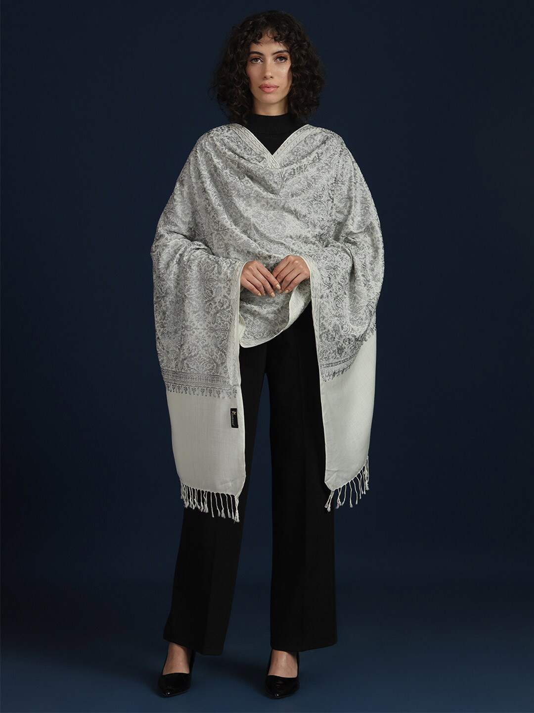 

Zamour Floral Embroidered Woollen Shawl, White