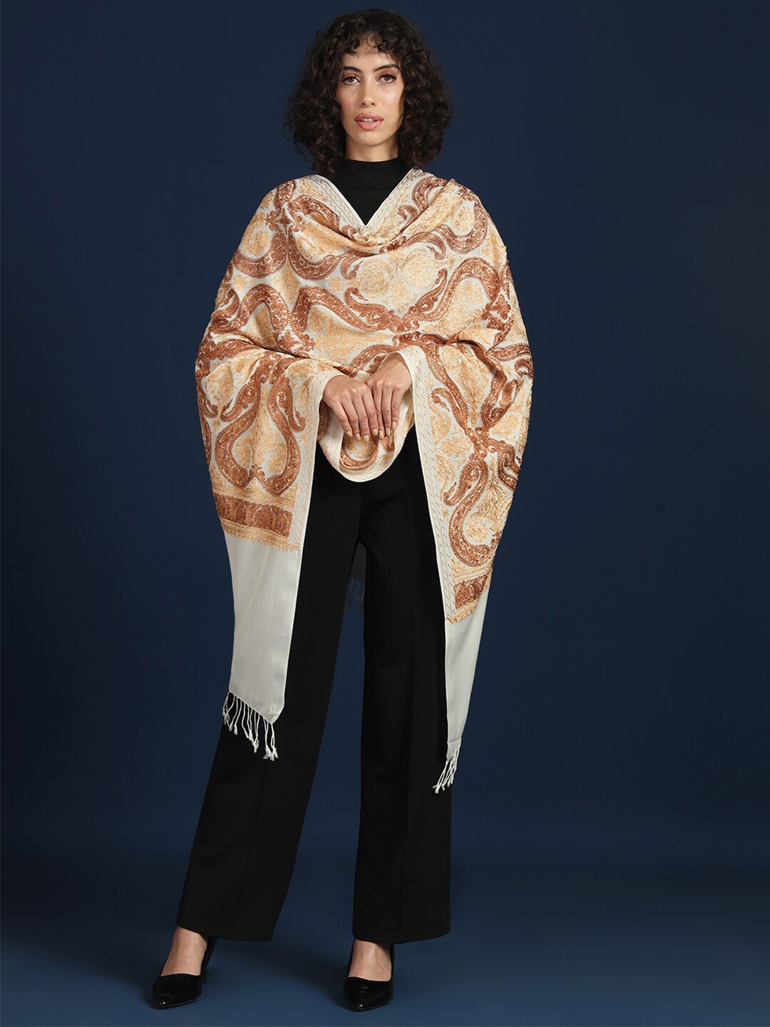 

Zamour Ethnic Motifs Embroidered Woollen Shawl, White