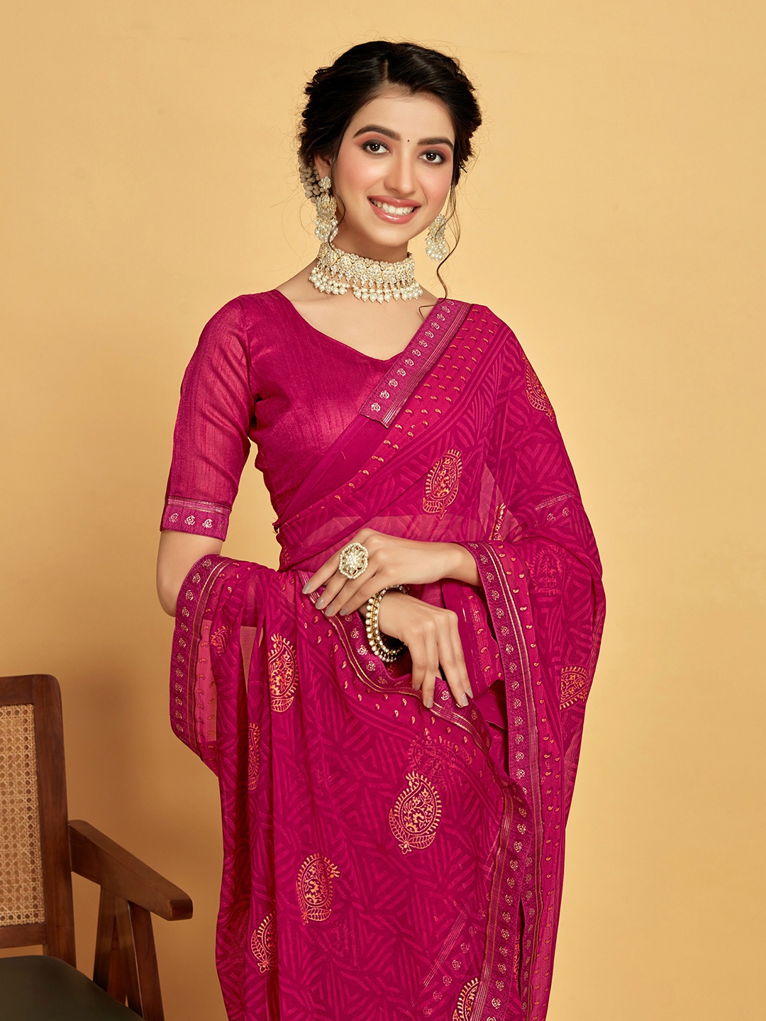 

Sangria Paisley Printed Saree, Pink