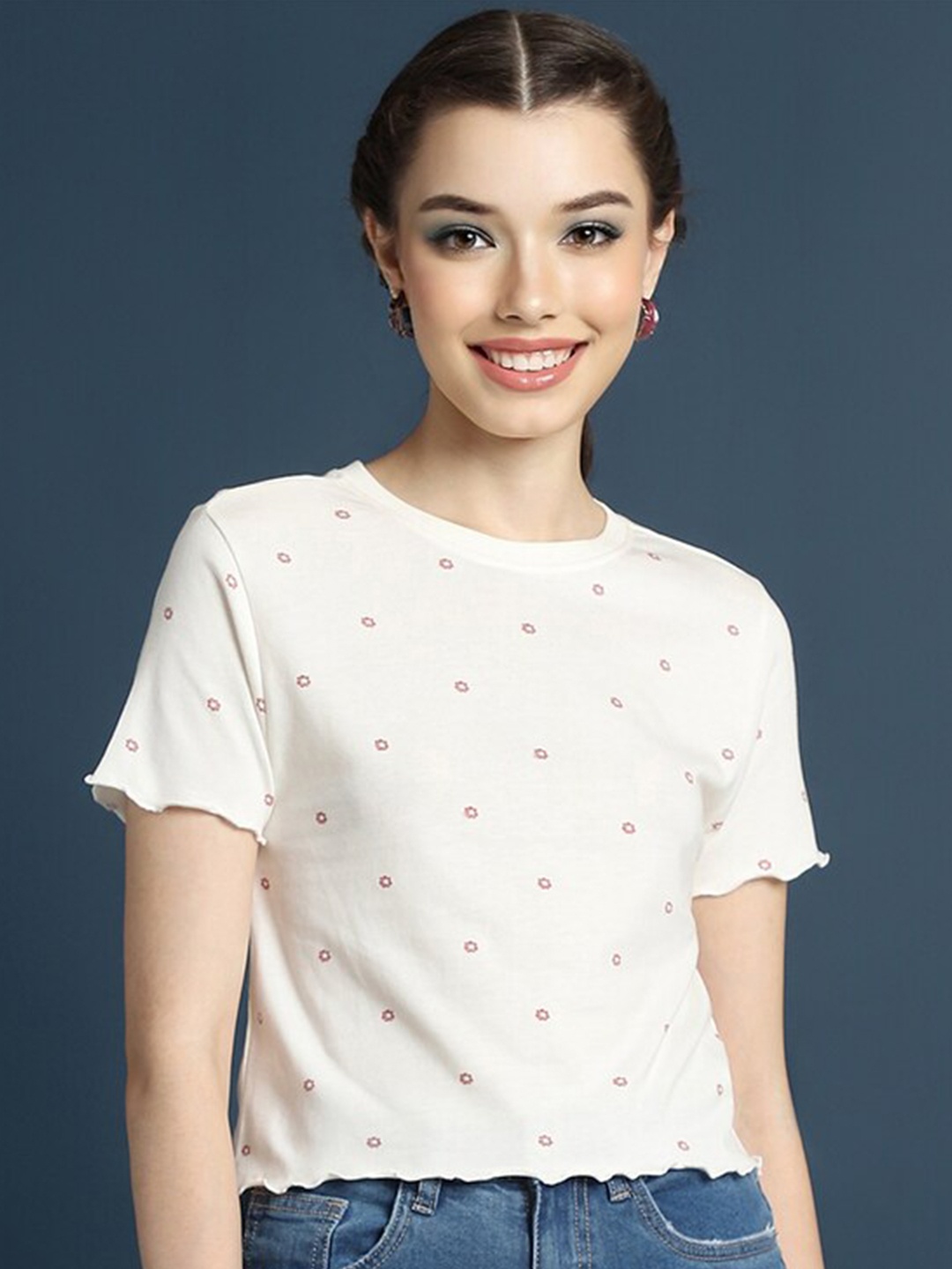 

FOREVER 21 Floral Printed Round Neck Short Sleeves Regular Top, Cream