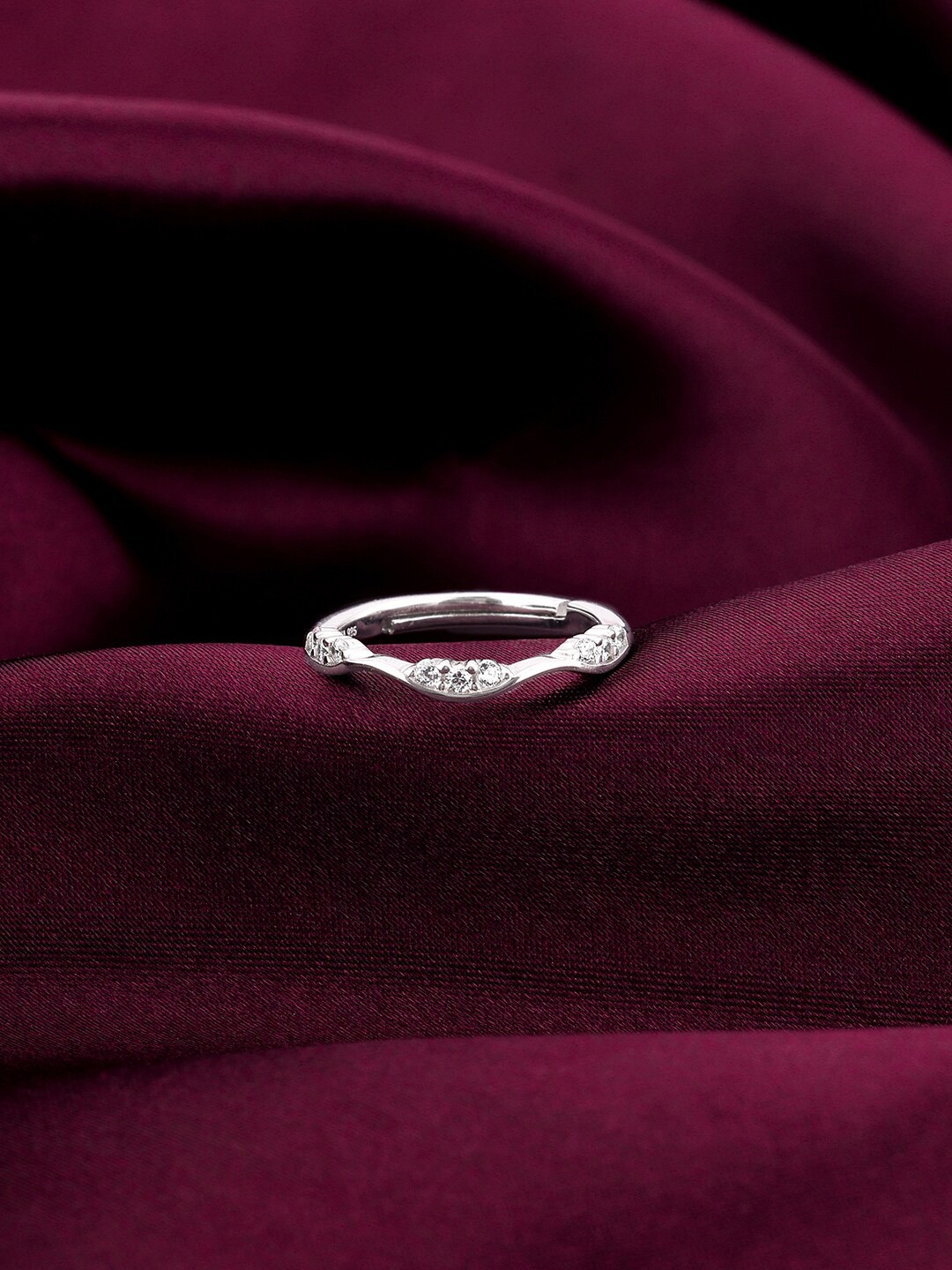

GIVA 925 Sterling Silver Rhodium-Plated Zircon-Studded Finger Ring