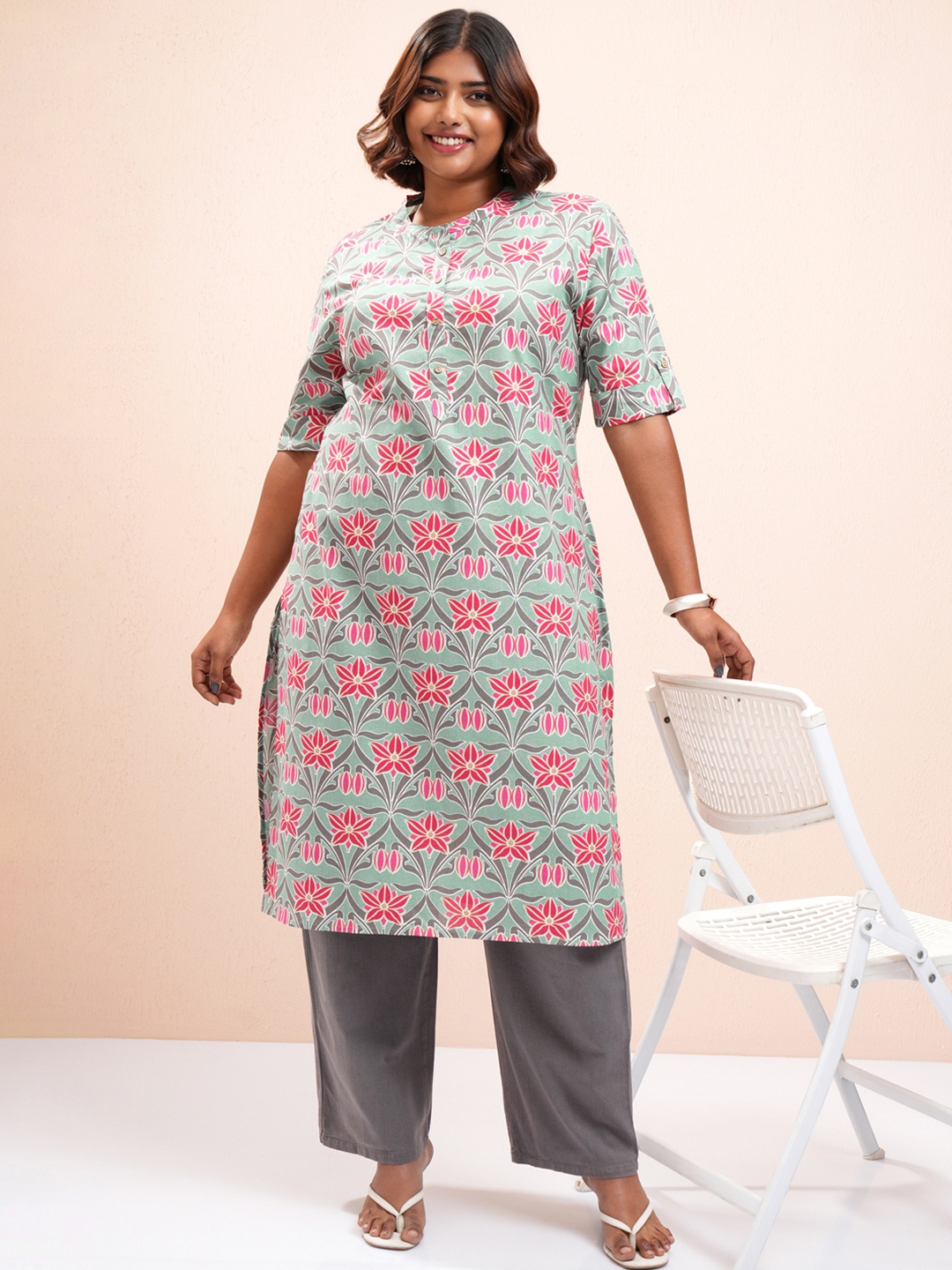 

Vishudh Women Plus Size Printed Straight Kurta, Turquoise blue