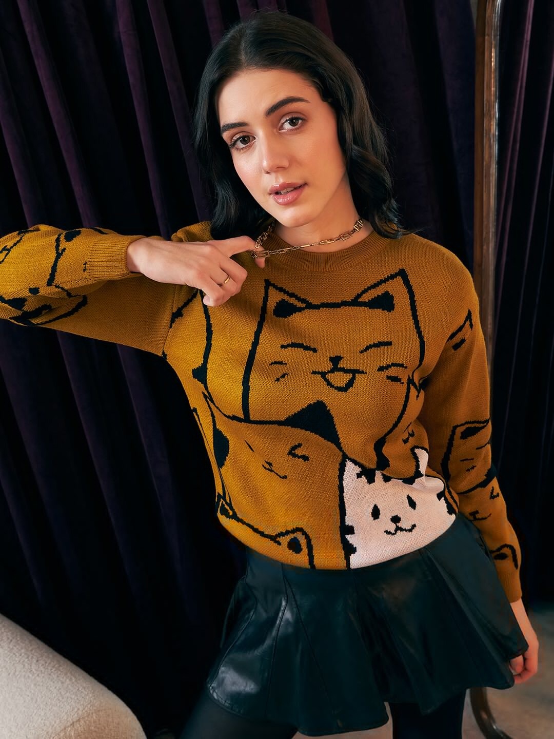 

Berrylush Graphic Printed Acrylic Pullover, Mustard