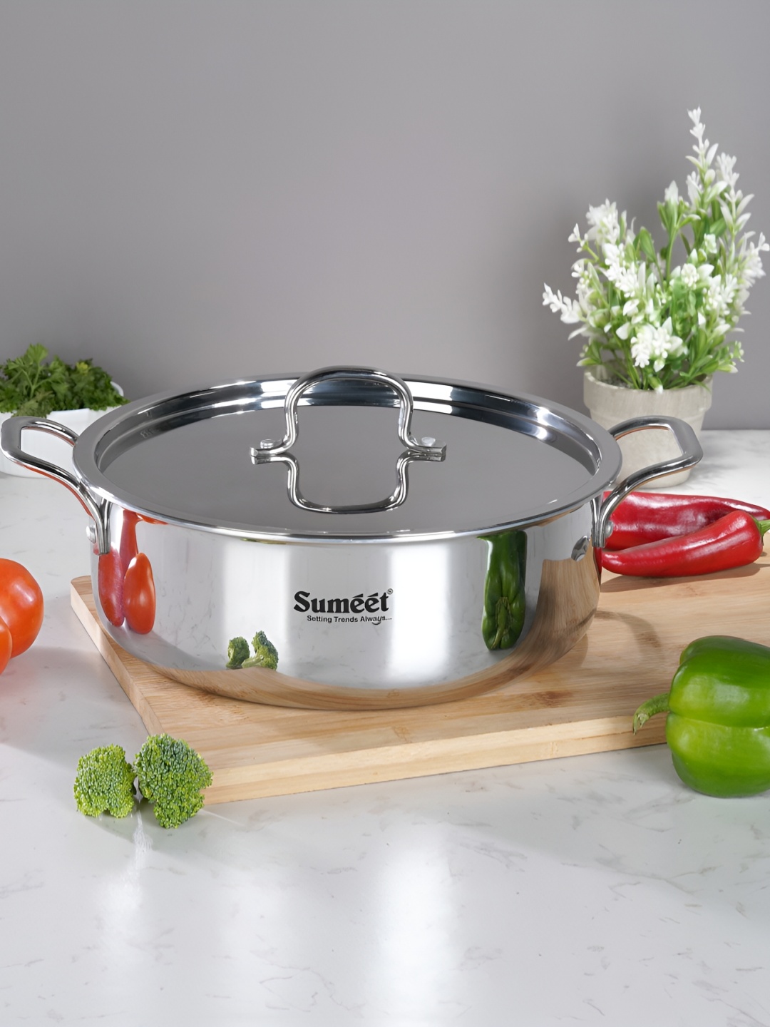 

Sumeet Cookware Stainless Steel Dishwasher Safe Cook and Serve Casserole With Lid 5.2 L, Silver