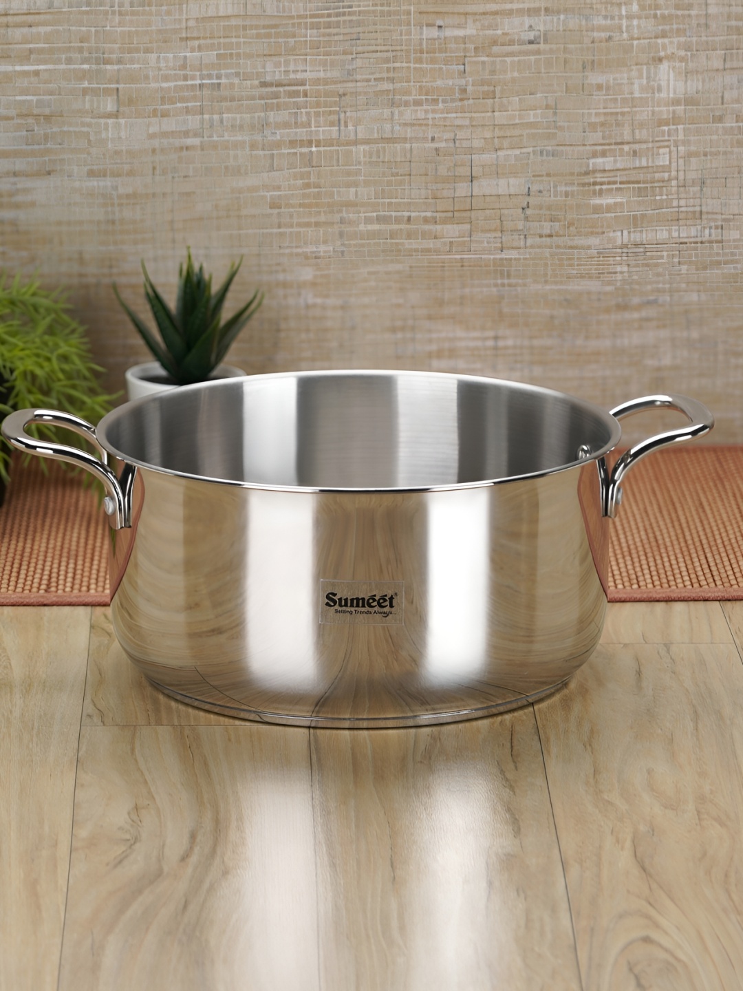 

Sumeet Stainless Steel Induction Based Cook and Serve Casserole 4 L, Silver