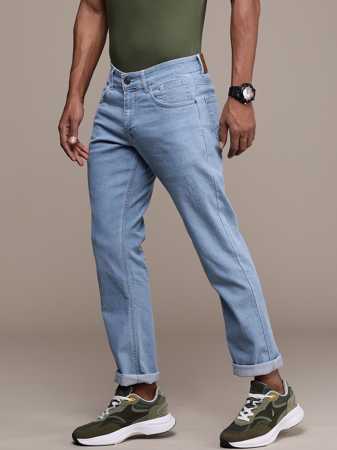 

WROGN Men Light Fade Stretchable Jeans, Blue