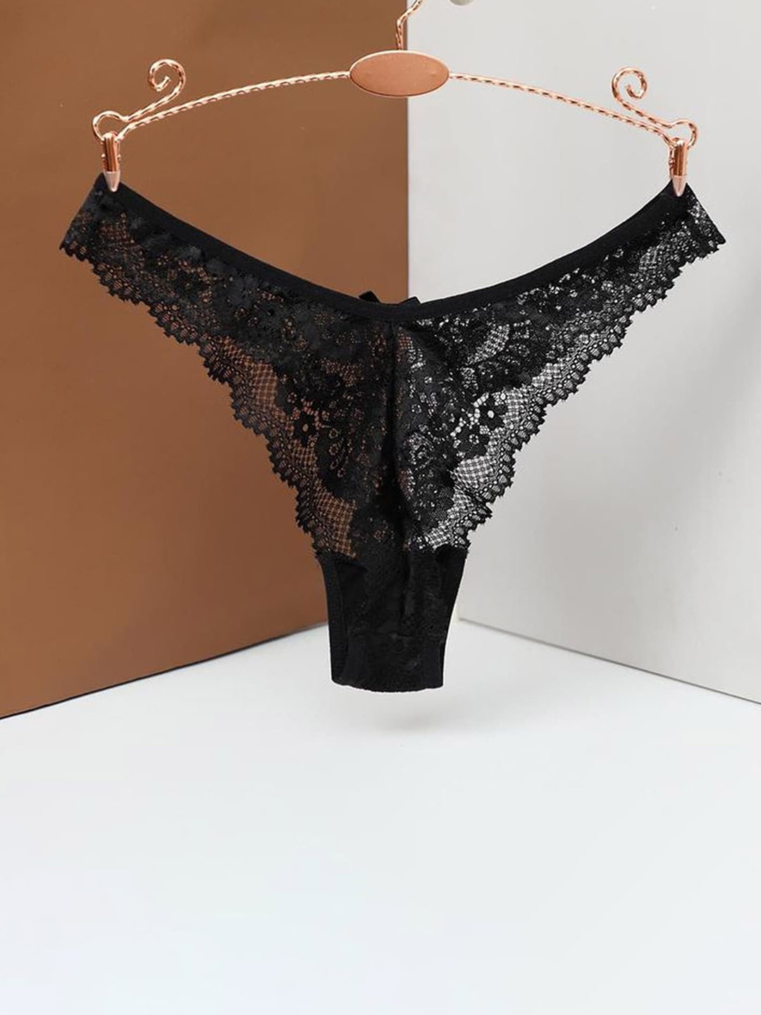 

LULU & SKY Floral laced Low-Rise Thongs, Black